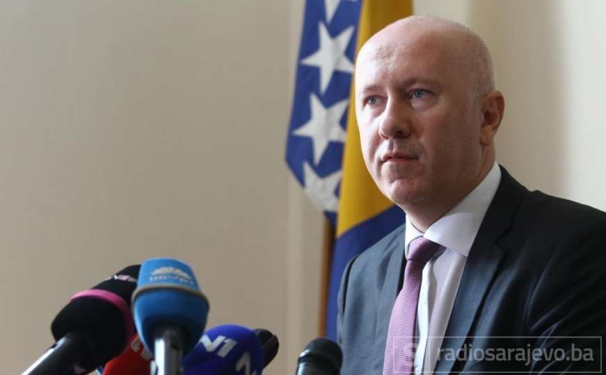 Dunović: Ništa od Vijeća ministara dok mandatar ignoriše Zakon o odbrani BiH